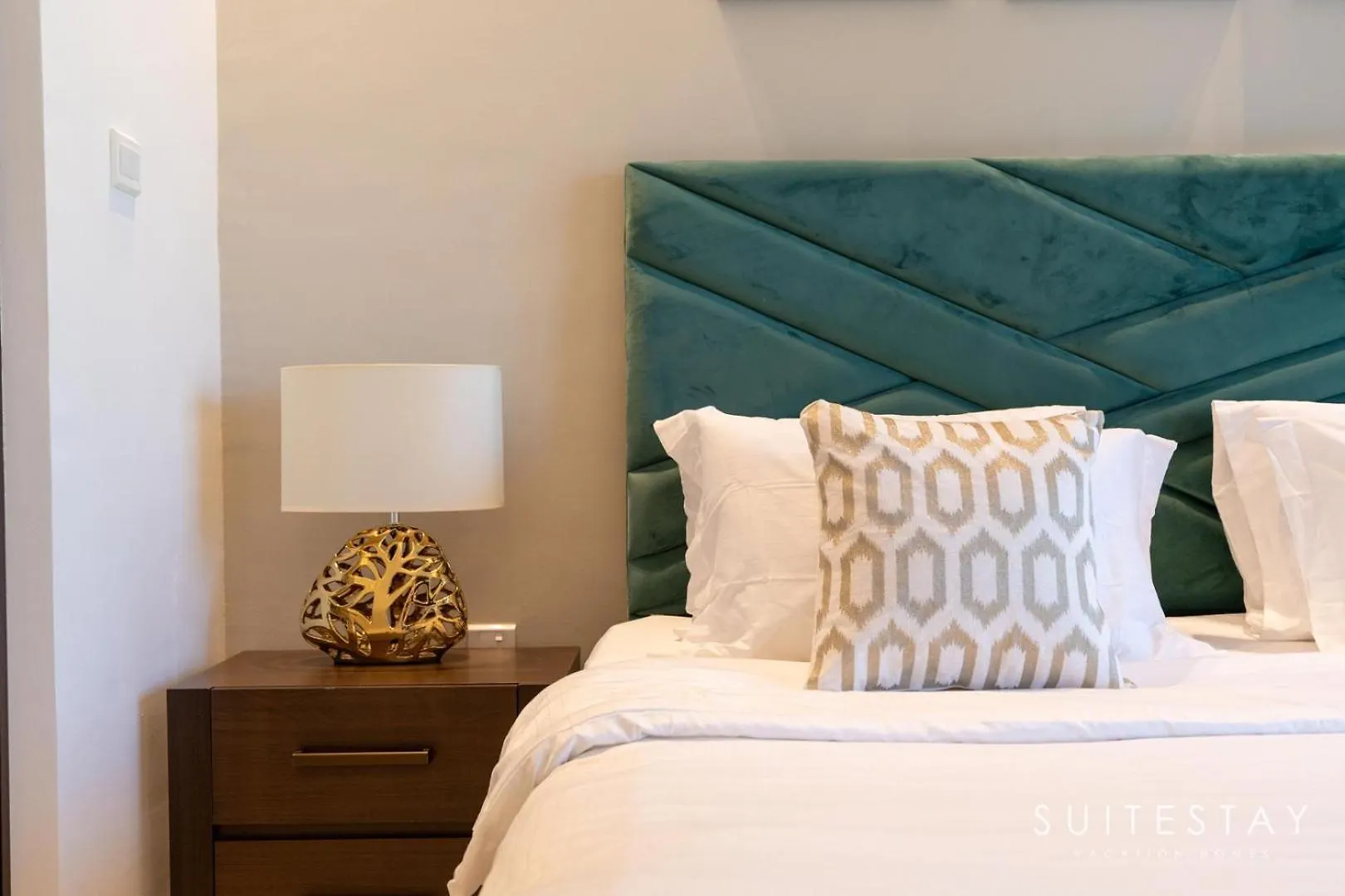 The Parkview Tower View Apartment Dubai