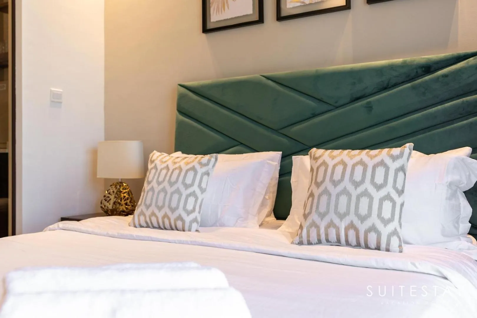 The Parkview Tower View Apartment Dubai