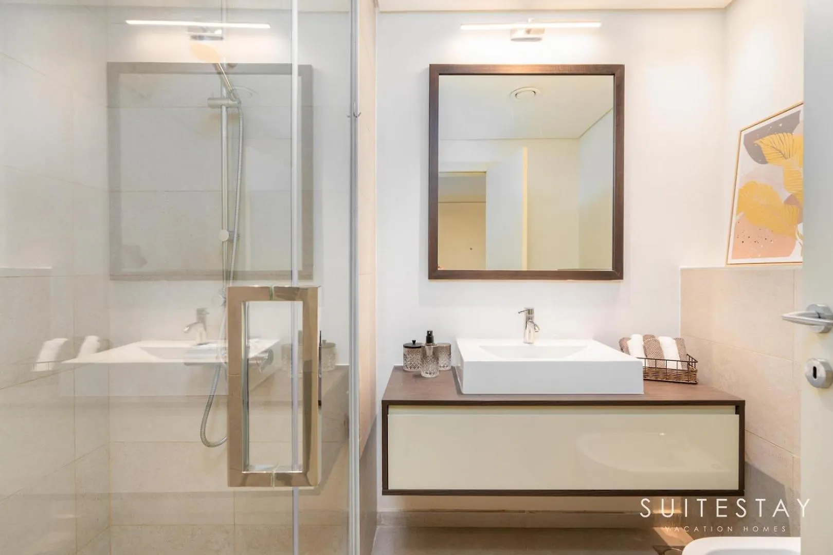 The Parkview Tower View Apartment Dubai
